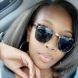 Meet your Posher, Teandra